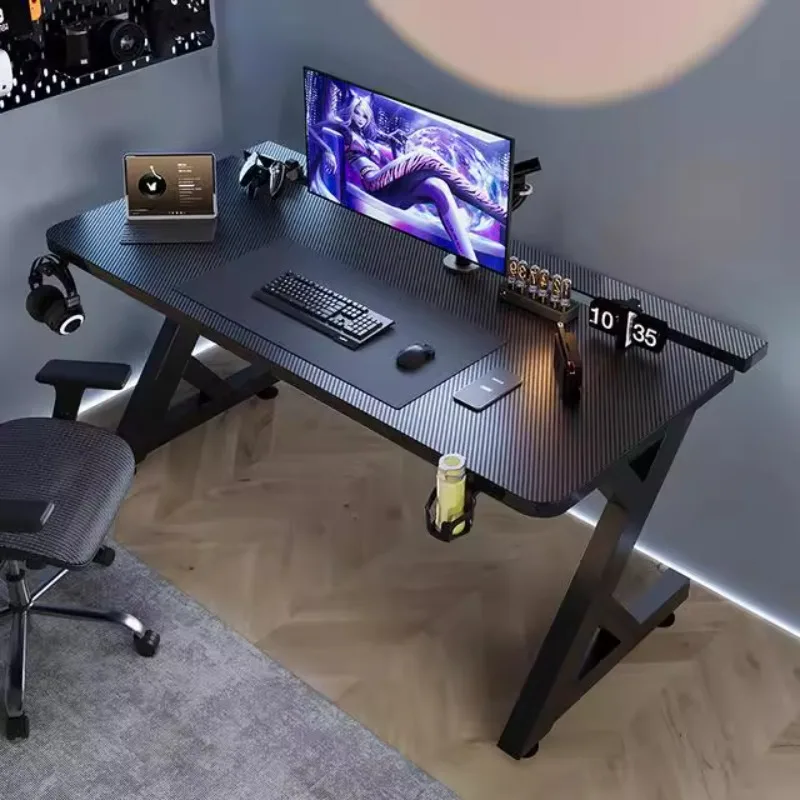 Desk Setup Designer - Q Минималистичный черный дизайн компьютерных столов
